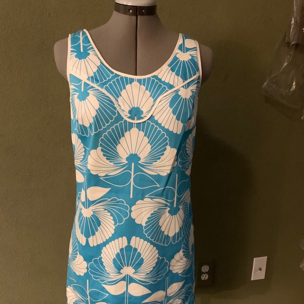 Sleeveless shift dress